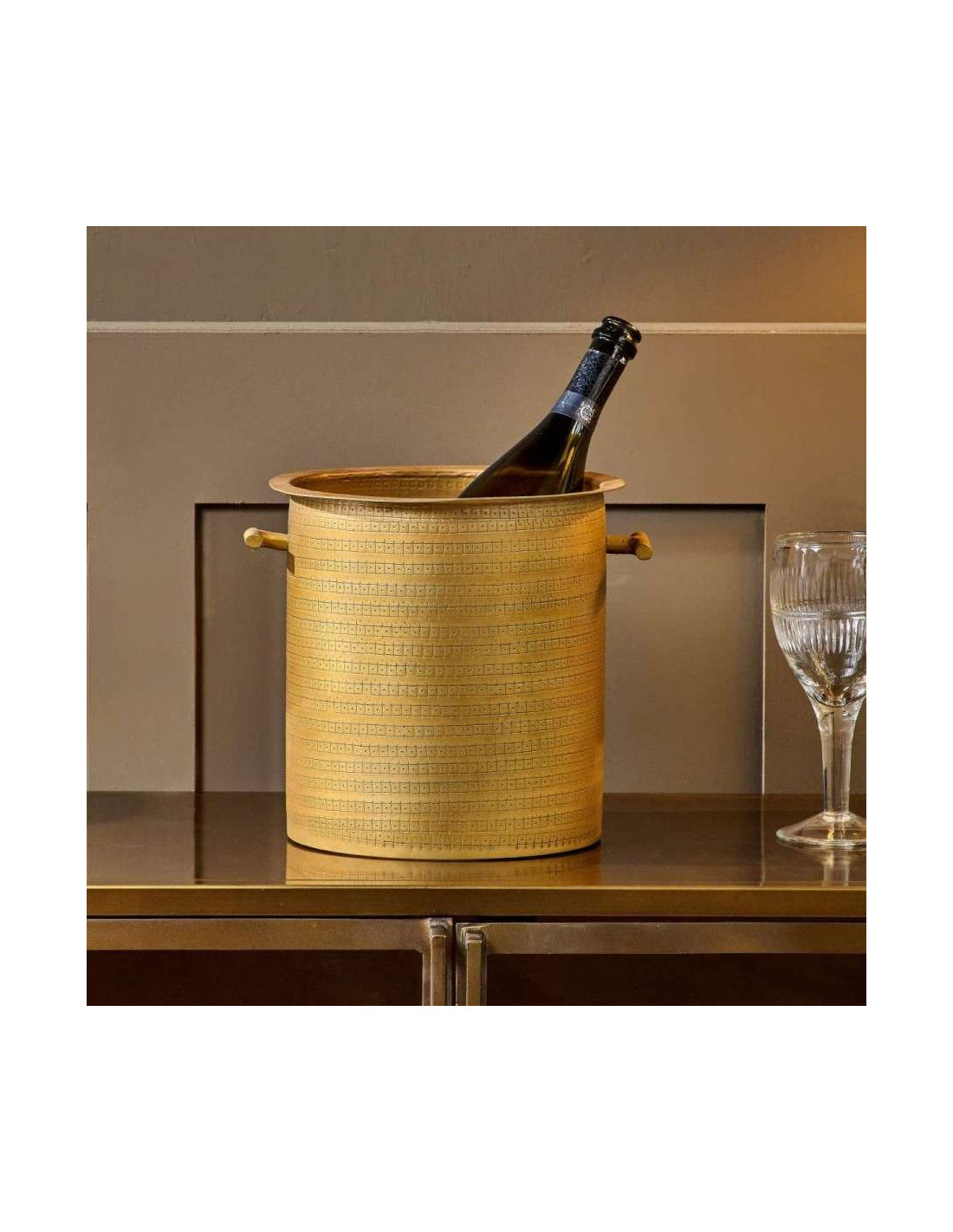 https://accessoriesforthehome.co.uk/11560-thickbox_default/nalgora-antique-brass-wine-cooler.jpg