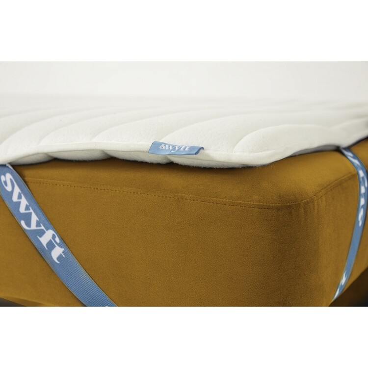 Swyft Model 04 Three Seater Sofa Bed in Velvet from Accessories for the Home Swyft Model 04 Three Seater Sofa Bed in Velvet from Accessories for the Home