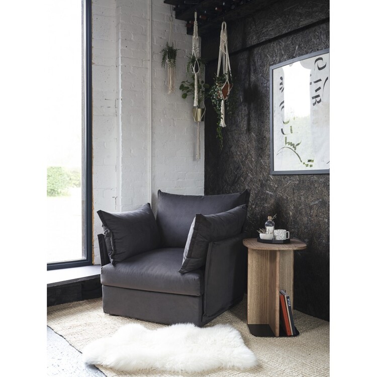Swyft Model 06 Armchair in Velvet from Accessories for the Home Swyft Model 06 Armchair in Velvet from Accessories for the Home