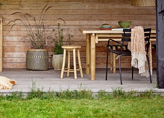 How to Clean Outdoor Furniture